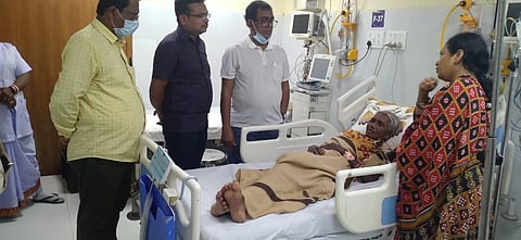 Collector and DM visited SCB Medical College to ascertain the health conditions of Padmashree Kamala Pujari. (Photo | Twitter)