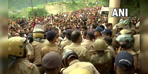 Massive protest erupts outside mortuary in Srinagar, Pauri Garwhal dist, where Ankita Bhandari's father arrived to take her body for last rites. (Photo | ANI)