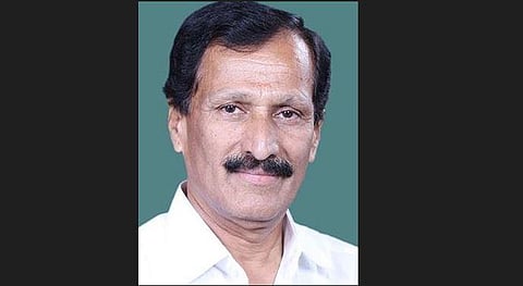 Senior Congress leader and former Lok Sabha member from Tumakuru SP Muddahanume Gowda