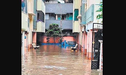 No power, water, marooned Bengaluru families shift to hotels