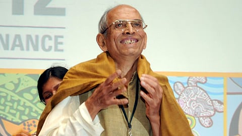 Padma Bhushan Madhav Gadgil during a lecture on Western Ghats at the IISc in Bangalore .( EPS)