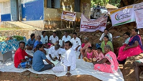 The grama sabha for Kombai panchayat in Sembulichanpatti village where VAO, agriculture department and forest officials were found absent | Express