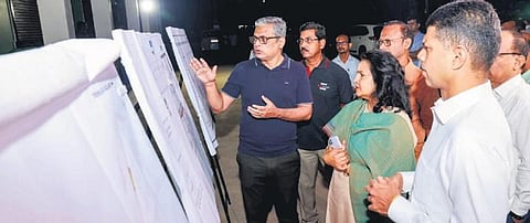 Chairman of 5T and Nabin Odisha VK Pandian reviewing the progress of the project