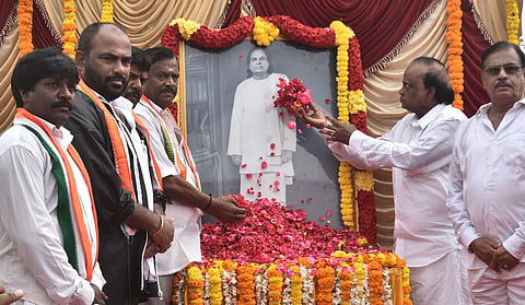 Scores of partymen from different political outfits and followers visited Thevar Statue to celebrate Thevar Jayanti, the birth anniversary of Pasumpon Muthuramalingam Thevar. (P Jawahar)
