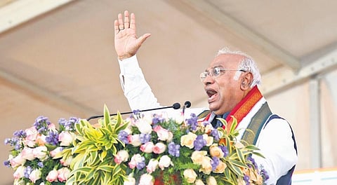 AICC president Mallikarjun Kharge addresses a public meeting in Nalgonda, Nov 22, 2023. (Photo | EPS)