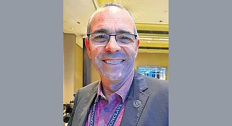 Prof David Passig.