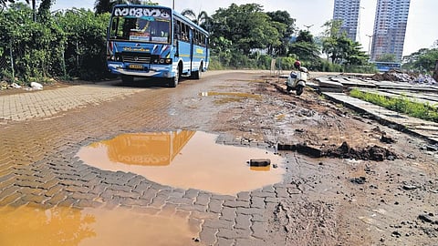 Roads near Vyttila Mobility Hub 