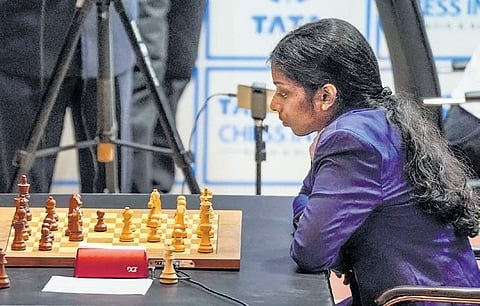 R Vaishali 