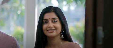 YouTube screengrab from the trailer of 'Queen Elizabeth' starring Meera Jasmine.