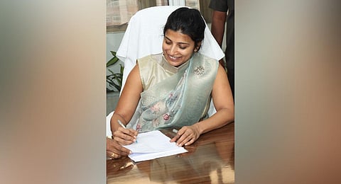 Amrapali took charge as Joint Metropolitan Commissioner in Hyderabad Metropolitan Development Authority.