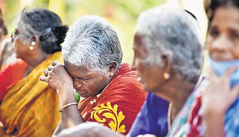 Residents of Periyakuppam and other  villages continued their protest demanding complete shut down of Coromandel International | P Ravikumar