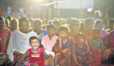 Residents of Periyakuppam and neighbouring villages continue their protest at night on the fourth day, demanding the closure of the fertiliser unit | Express