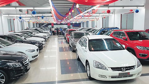 Cos offer discounts to push car sales 