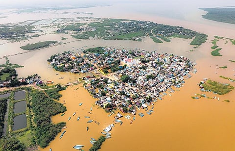 Four days on, Pulicat hamlets have turned islands, completely cut off from basic facilities   | Drone Saravanan, express