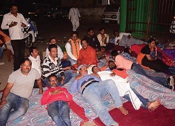 BJP and Congress corporators on overnight dharna in front of CMC office