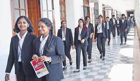 Students visit Vidhana Soudha in Bengaluru to witness the session on Tuesday | Nagaraja Gadekal