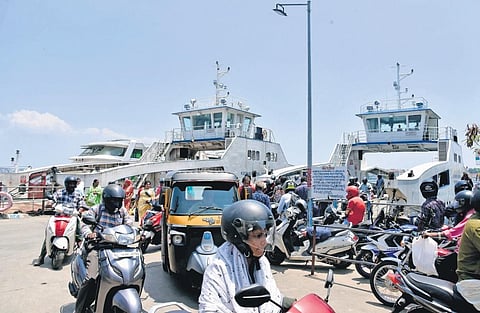Heavy rush at the Fort Kochi  Ro-Ro jetty  | A Sanesh