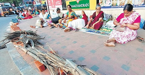 Women devotees at Thampanoor on the eve of Attukal Pongala