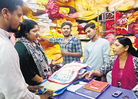 Starting with just a small saving of `5,000-6,000, Lalita Devi started her own business in 2017, making ‘jholas’ (bags) from cloth pieces.