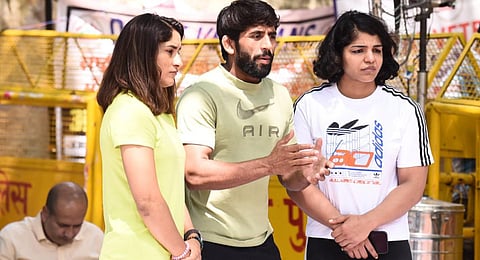 Wrestlers Bajrang Punia, Vinesh Phogat, Sakshi Malik  during a protest against WFI President Brij Bhushan Sharan singh at Jantar Mantar .(Photo | Parveen Negi, EPS)