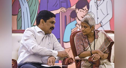 Medical and health principal secy MT Krishna Babu, NOORA Health director Seema Murty interacting at Care Companion Programme. (Photo I Prasant Madugula, EPS)