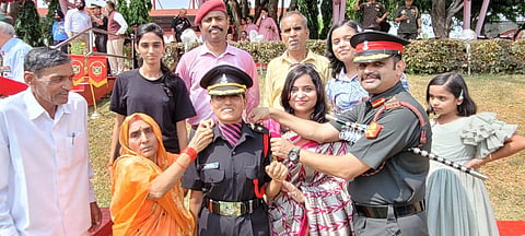 Woman Cadet Rekha Singh, wife of Late Naik(Nursing Assistant) Deepak Singh, got commissioned into Indian Army.(Photo Tweeted by  ADG PI - INDIAN ARMY)