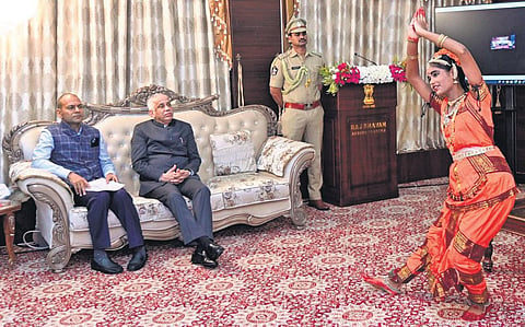Governor S Abdul Nazeer participating as Chief Guest at the State Formation Day celebrations of Gujarat and Maharashtra at Raj Bhavan in Vijayawada I Express