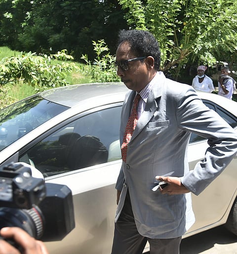 TN Human rights commission Member Kannadasan arrive at  Omandurar hospital to visit Senthil Balaji. (Photo | P Jawahar)