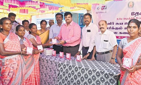 Collector Dr T Prabhushankar launching the initiative at a fair price shop at Metu Mahadhanapuram in Karur district on Saturday | Express