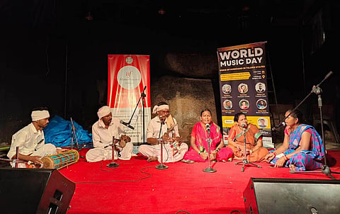 A large number of music fans flocked the special event organised by Alliance Française and Lamakaan in Hyderabad.