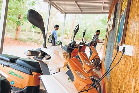 Gig workers in Delhi to be hit by new norms, says IAMAI