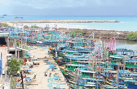 The mechanised and fiberglass boats berthed in Nagapattinam fishing harbour | express