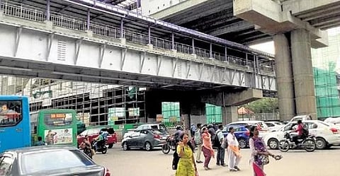 ​  Metro will build foothpaths leading to Jyotipura Metro station | Express  ​