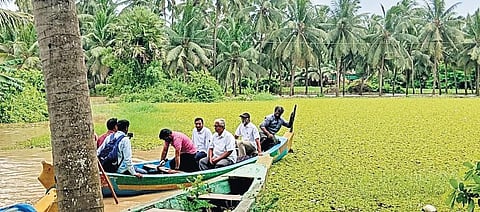 People being rescued from the flood-hit villages in I Polavaram mandal I Express