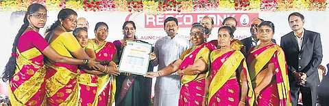 Union Minister Ajay Kumar Mishra introducing a new social welfare deposit scheme - Repco Thangamagal at a function organised by Repco Bank and Repco Micro Finance Limited (Photo : P Ravikumar)