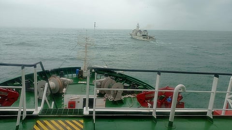 Indian Coast Guard rescued a National Institute of Oceanography (NIO) research ship that suffered engine failure. (Photo  ICG)