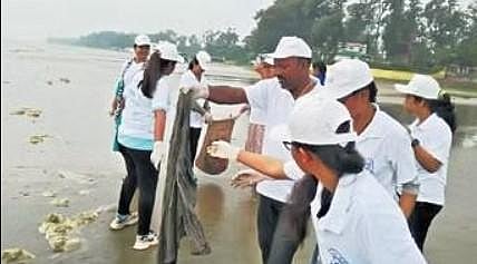 At least 61 kg of plastic waste, 29 kg of tin and 29 kg of glass were collected during the cleanliness drive at Chandipur beach.