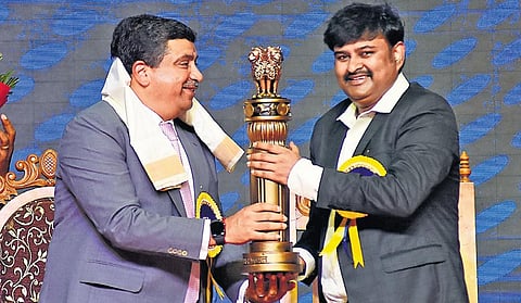 Dr Sai Prakash LeoMuthu present a memento to minister Palanivel Thiaga Rajan during the conclave at Sairam campus on Wednesday | Ashwin prasath