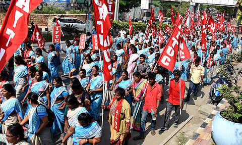 Anganwadi workers stage a protest at YSRCP senior leader Peddireddy Ramachandra Reddy's residence in Tirupati on Saturday. | Madhav K