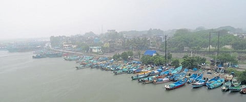 The security forces have asked the fishermen to report immediately by any means necessary if they notice any suspicious boats when at sea.