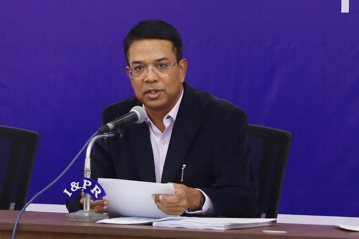 Strict action to be taken against companies not declaring holiday on ...