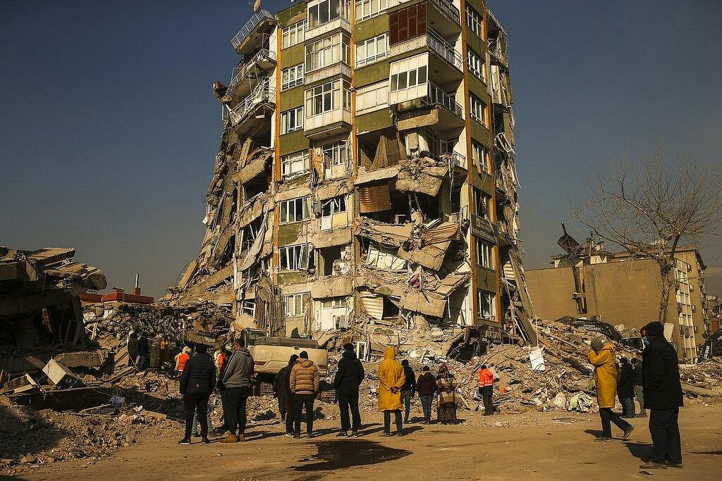 '100,000 funerals': Turkey's quake survivors wait amid rubble, to ...