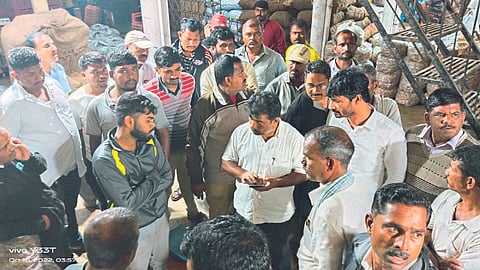 Gultekdi APMC