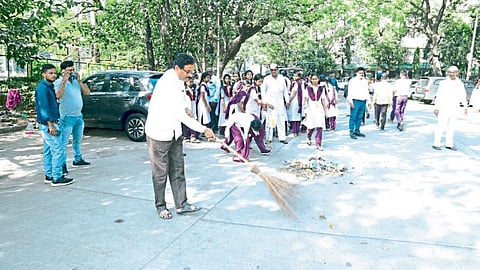 Student Shramdan