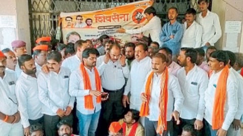 Agricultural Electricity : कृषी पंपांच्या विजेसाठी शिवसेनेचे आंदोलन