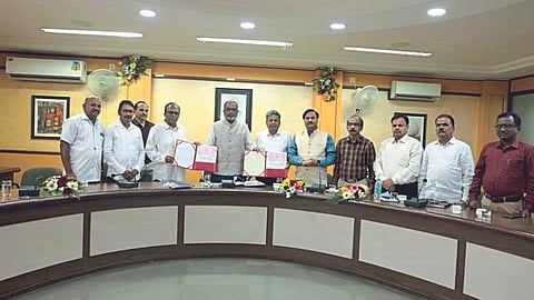 Akola News 