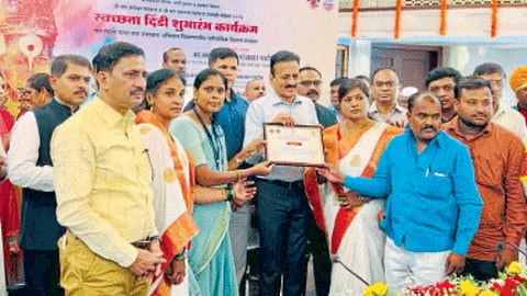 Gram Swachhata Abhiyan : ग्रामस्वच्छता अभियानात शिरापूर, मांडवे गावांना पुरस्कार 