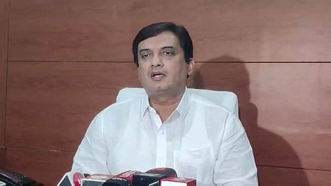 Dhannajay Mahadik : 'गोकुळच्या सत्ताधाऱ्यांमुळे शेतकऱ्यांवर म्हशी विकण्याची वेळ आली'