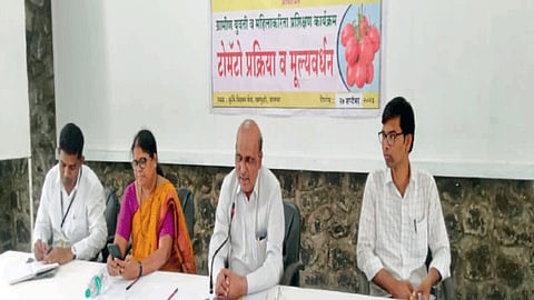 Tomato Processing : टोमॅटो प्रक्रियेमधून आर्थिक उन्नती साधावी ः डॉ. सोनुने