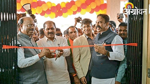 Maharashtra revenue minister directs Tahsildars to solve village issues